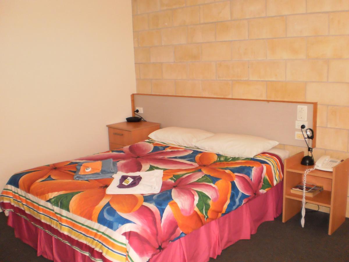 Country View Motel Ilbilbie Bagian luar foto